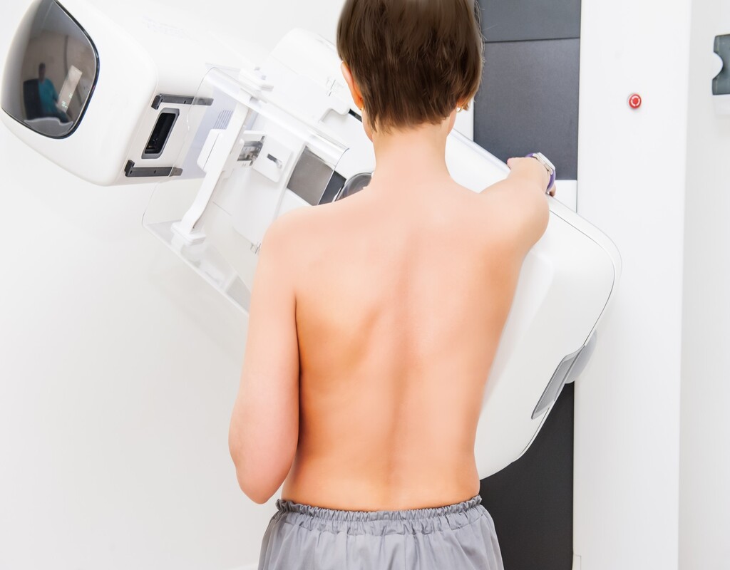 diferencia entre una mamografía y una ecografía de mama